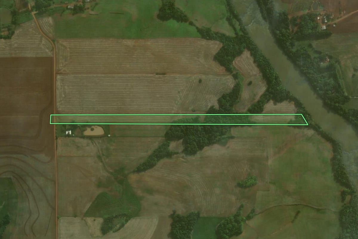 Imagem de satélite do imóvel rural em Ijuí (RS), com o contorno declarado no CAR desenhado por cima.