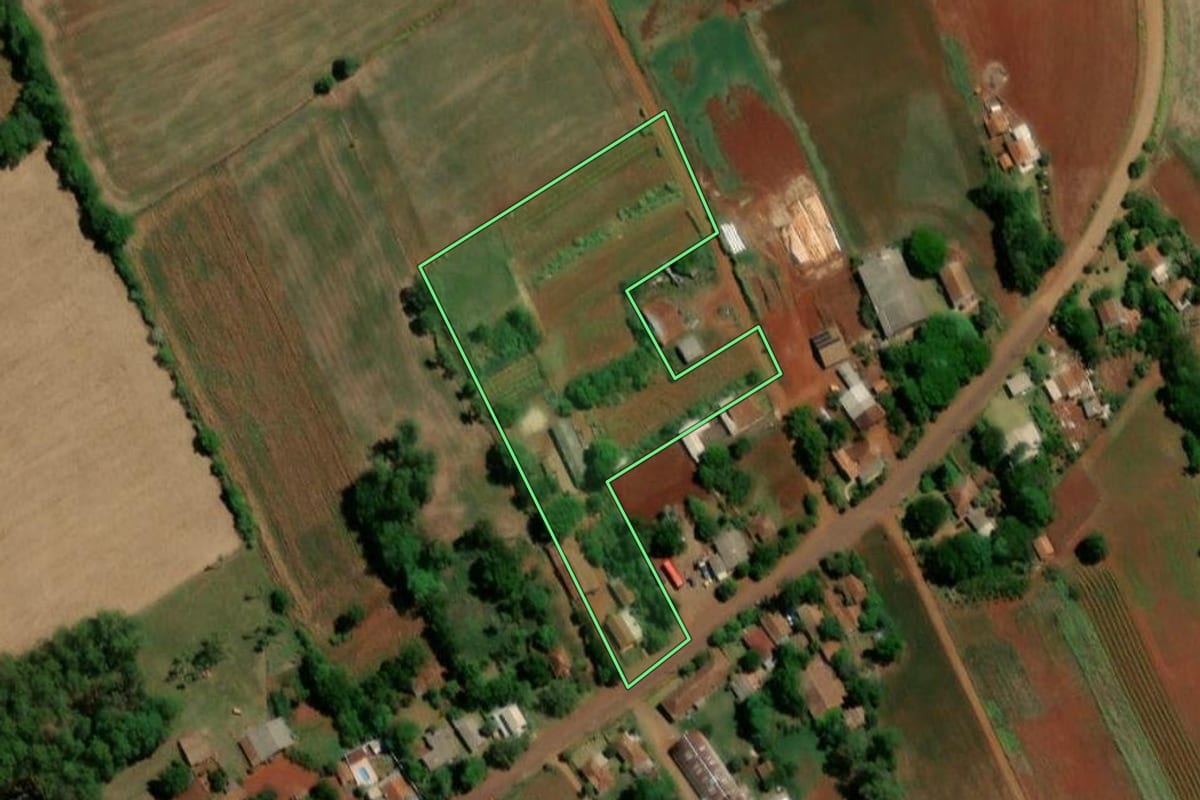 Imagem de satélite do imóvel rural em Independência (RS), com o contorno declarado no CAR desenhado por cima.