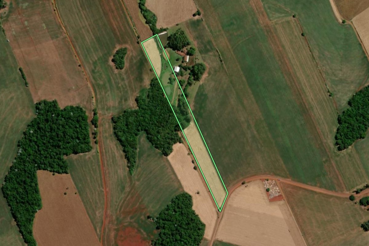 Imagem de satélite do imóvel rural em Independência (RS), com o contorno declarado no CAR desenhado por cima.