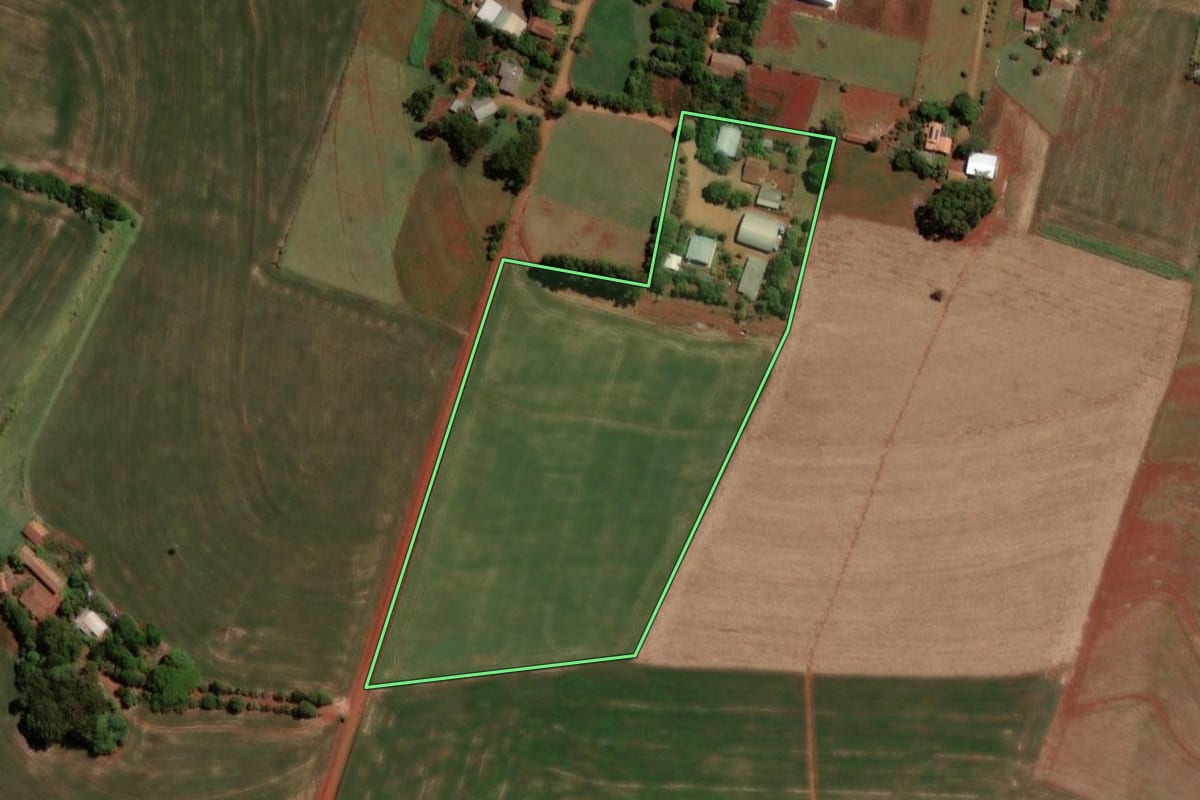 Imagem de satélite do imóvel rural em Independência (RS), com o contorno declarado no CAR desenhado por cima.