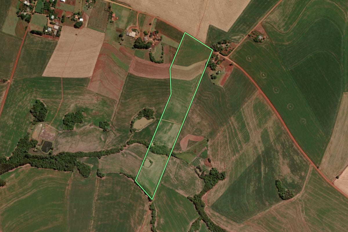 Imagem de satélite do imóvel rural em Independência (RS), com o contorno declarado no CAR desenhado por cima.