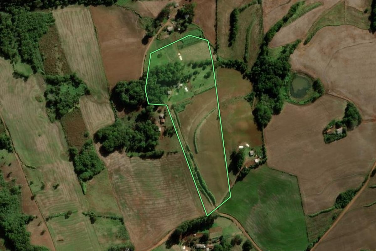 Imagem de satélite do imóvel rural em Inhacorá (RS), com o contorno declarado no CAR desenhado por cima.