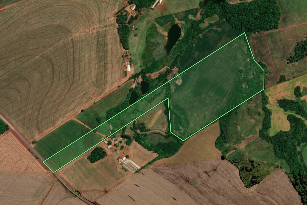 Imagem de satélite do imóvel rural em Inhacorá (RS), com o contorno declarado no CAR desenhado por cima.