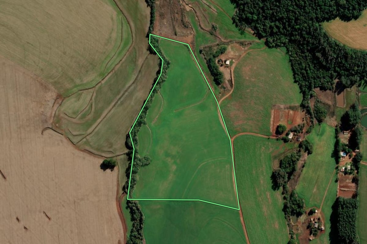 Imagem de satélite do imóvel rural em Inhacorá (RS), com o contorno declarado no CAR desenhado por cima.