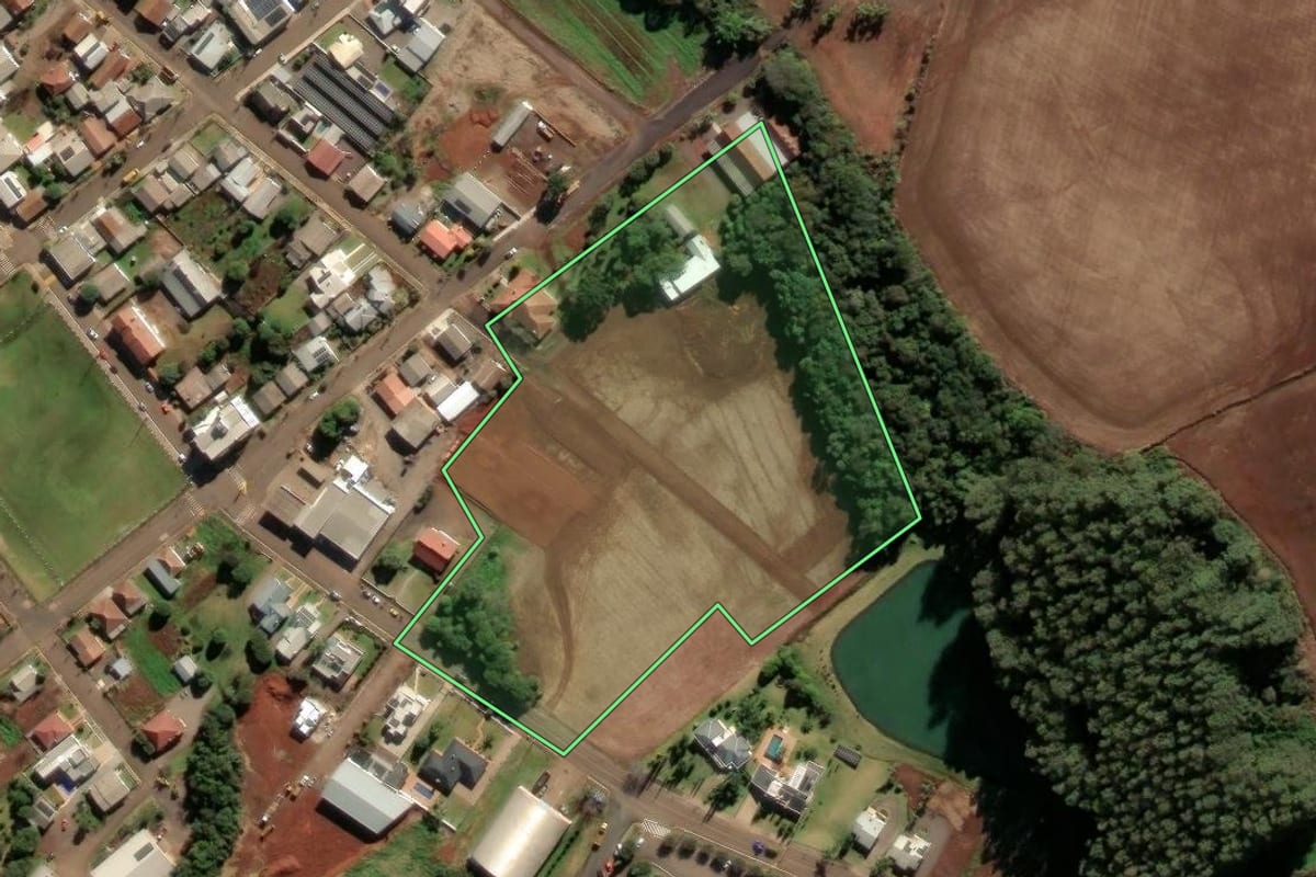 Imagem de satélite do imóvel rural em Ipiranga do Sul (RS), com o contorno declarado no CAR desenhado por cima.
