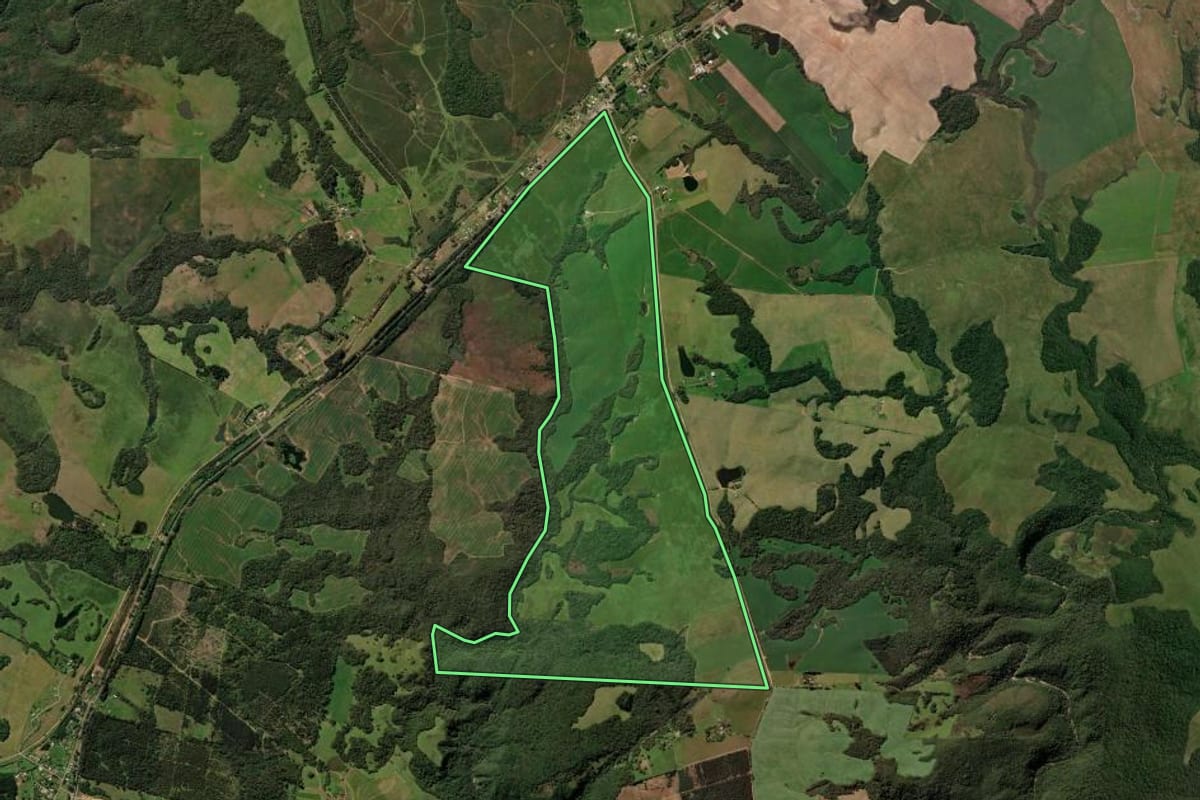 Imagem de satélite do imóvel rural em Itaara (RS), com o contorno declarado no CAR desenhado por cima.