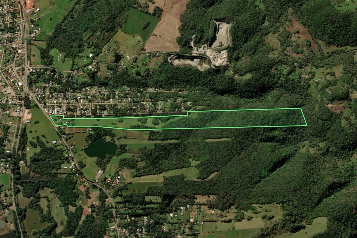 Imagem de satélite do imóvel rural em Itaara (RS), com o contorno declarado no CAR desenhado por cima.