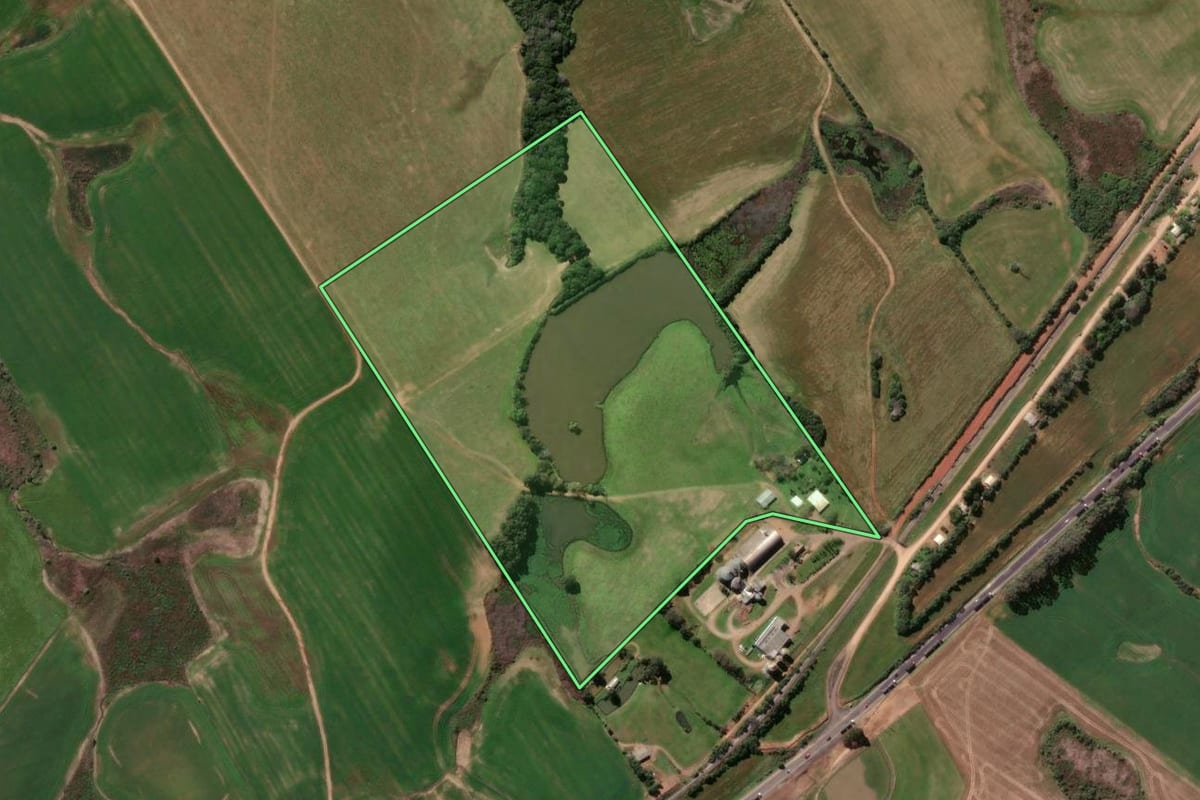 Imagem de satélite do imóvel rural em Itaara (RS), com o contorno declarado no CAR desenhado por cima.