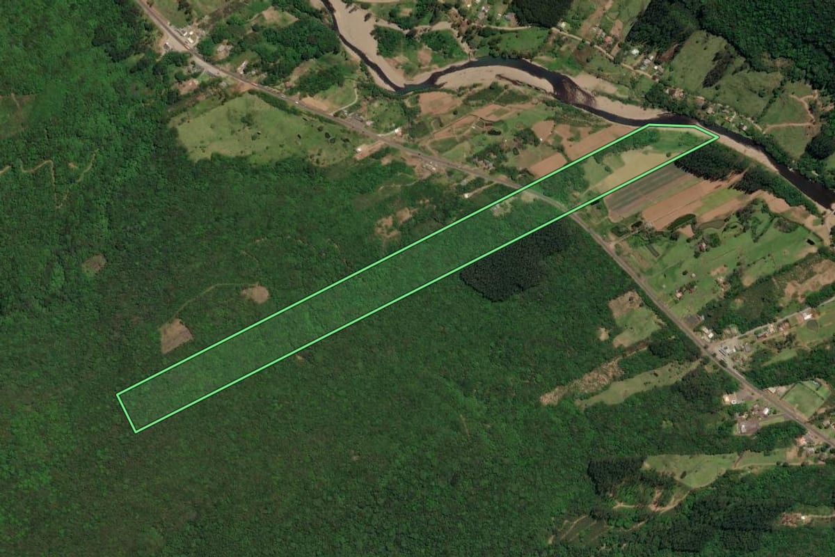 Imagem de satélite do imóvel rural em Itati (RS), com o contorno declarado no CAR desenhado por cima.