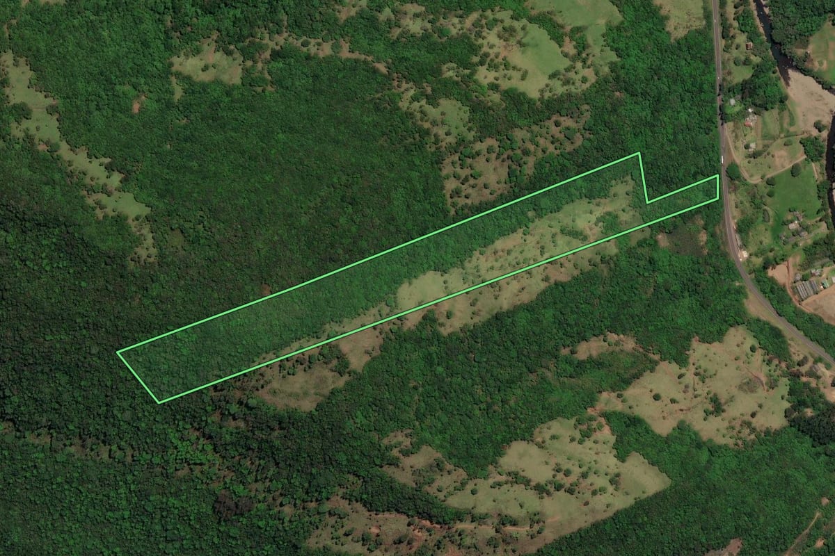 Imagem de satélite do imóvel rural em Itati (RS), com o contorno declarado no CAR desenhado por cima.