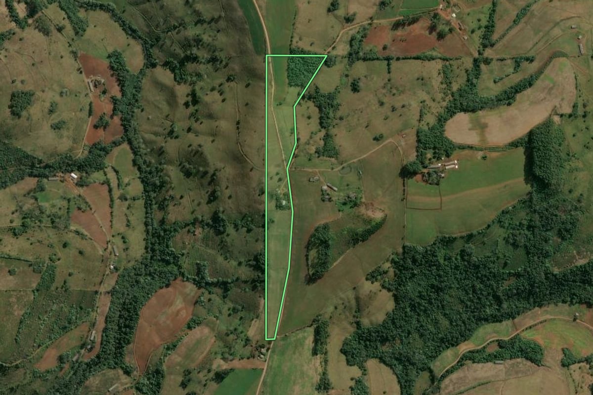 Imagem de satélite do imóvel rural em Itatiba do Sul (RS), com o contorno declarado no CAR desenhado por cima.