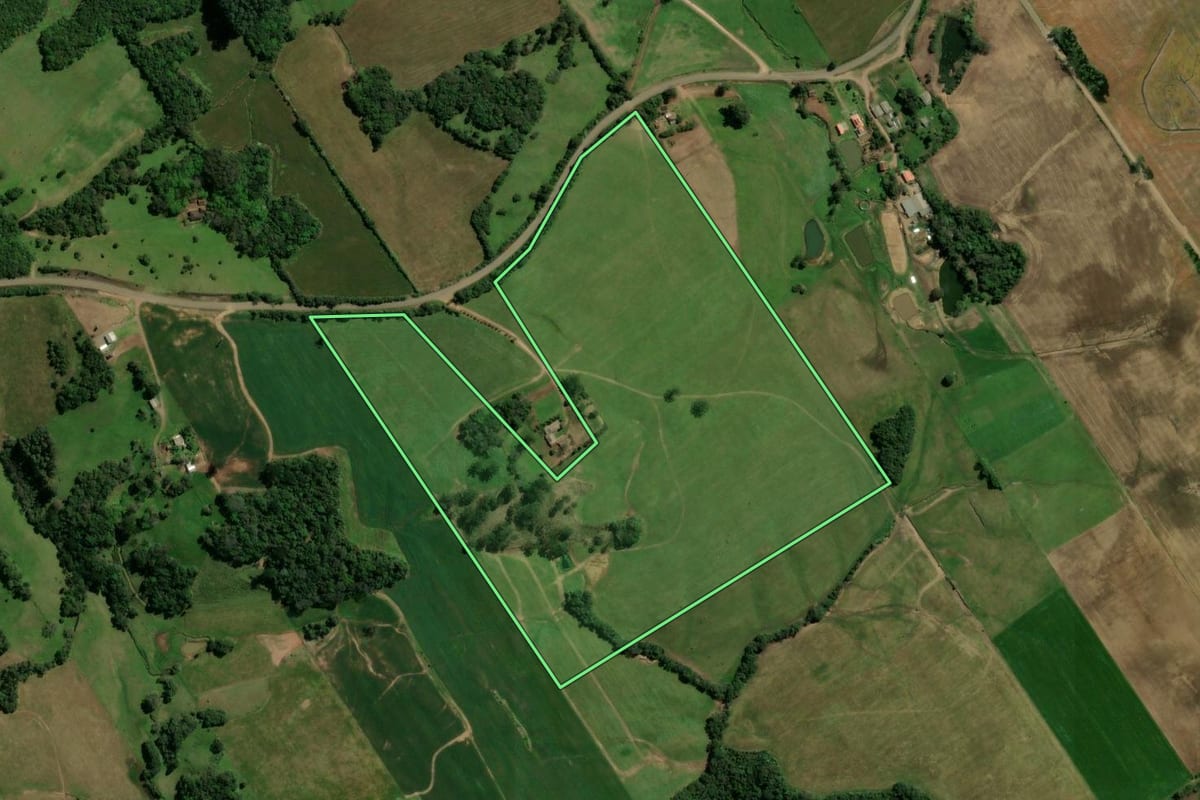 Imagem de satélite do imóvel rural em Ivorá (RS), com o contorno declarado no CAR desenhado por cima.