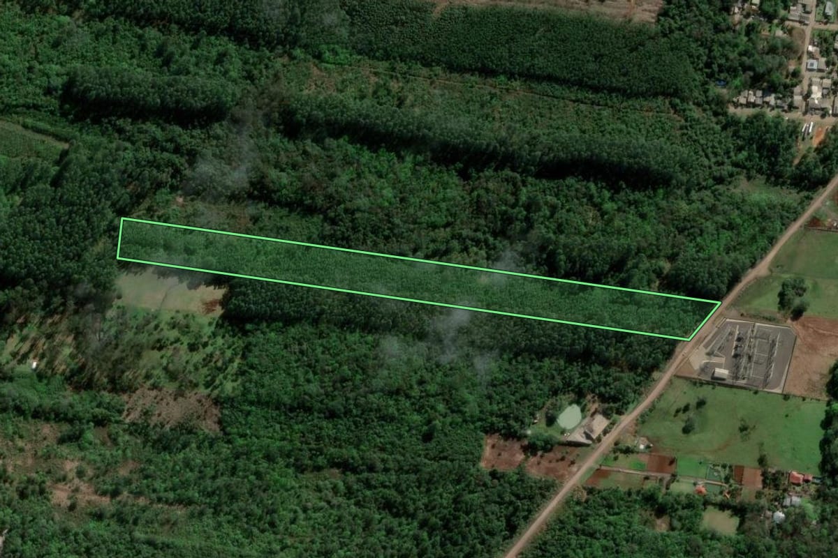Imagem de satélite do imóvel rural em Ivoti (RS), com o contorno declarado no CAR desenhado por cima.