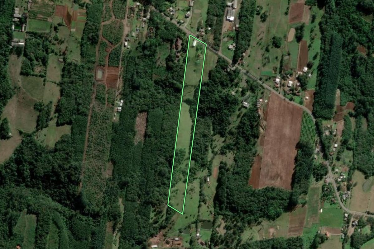 Imagem de satélite do imóvel rural em Ivoti (RS), com o contorno declarado no CAR desenhado por cima.
