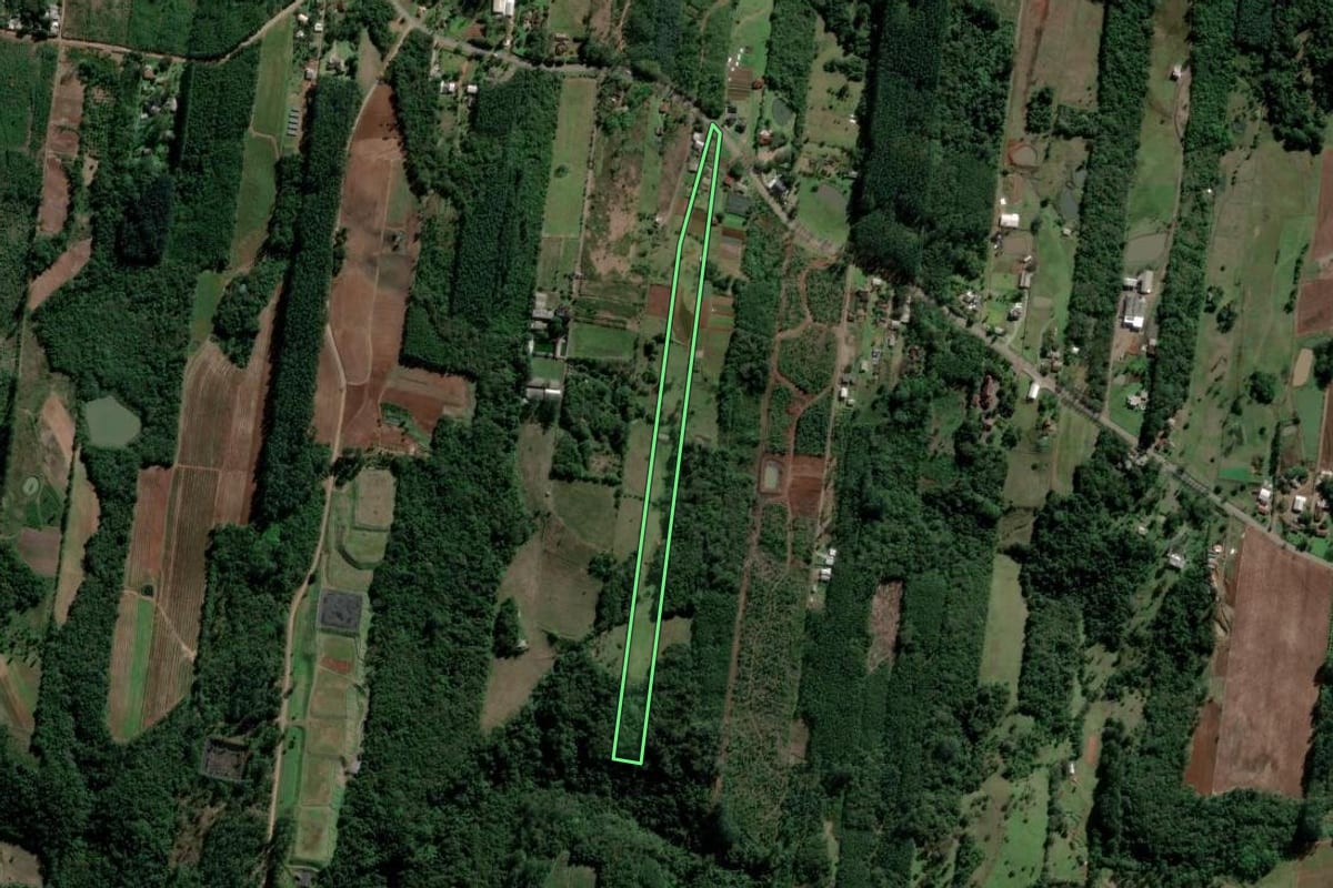 Imagem de satélite do imóvel rural em Ivoti (RS), com o contorno declarado no CAR desenhado por cima.