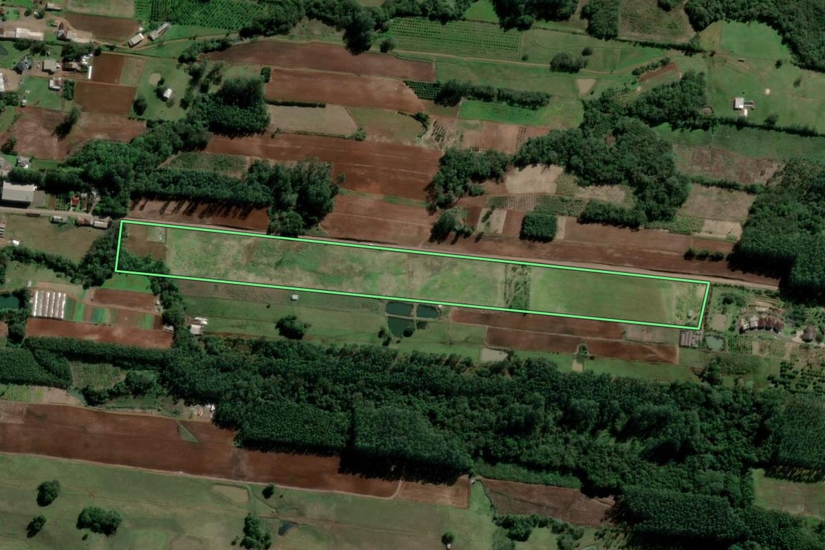 Imagem de satélite do imóvel rural em Ivoti (RS), com o contorno declarado no CAR desenhado por cima.