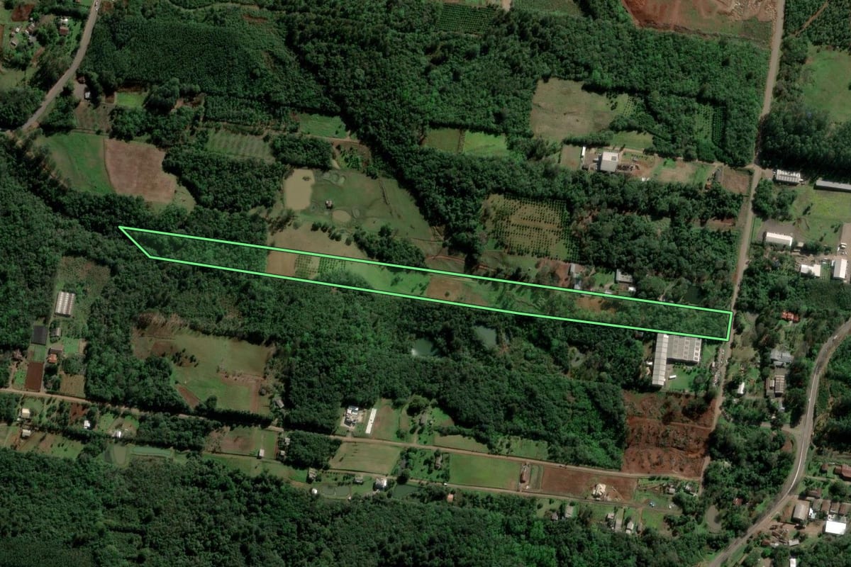 Imagem de satélite do imóvel rural em Ivoti (RS), com o contorno declarado no CAR desenhado por cima.