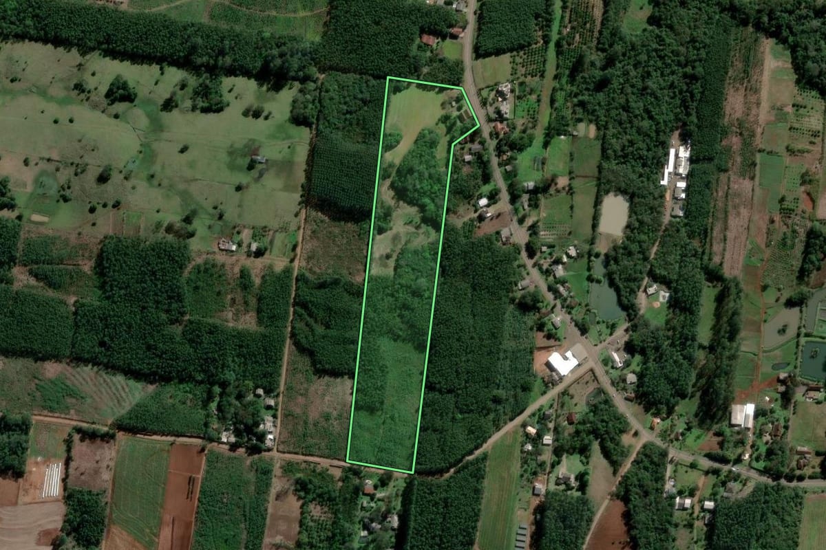 Imagem de satélite do imóvel rural em Ivoti (RS), com o contorno declarado no CAR desenhado por cima.