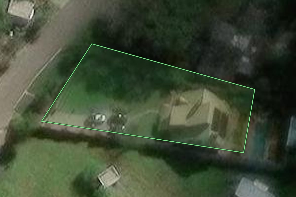 Imagem de satélite do imóvel rural em Ivoti (RS), com o contorno declarado no CAR desenhado por cima.