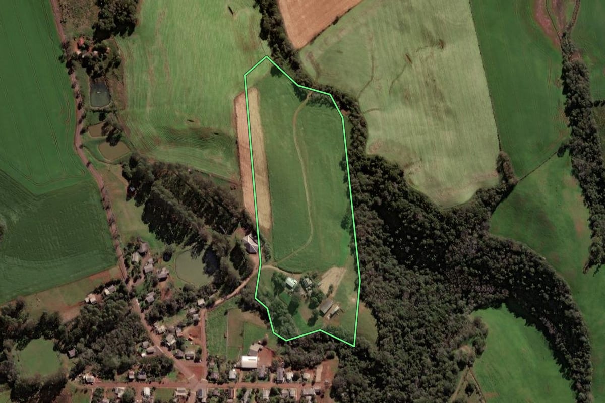 Imagem de satélite do imóvel rural em Jaboticaba (RS), com o contorno declarado no CAR desenhado por cima.