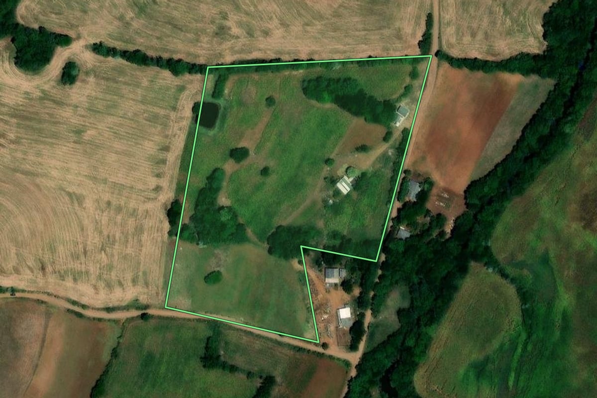 Imagem de satélite do imóvel rural em Jaboticaba (RS), com o contorno declarado no CAR desenhado por cima.