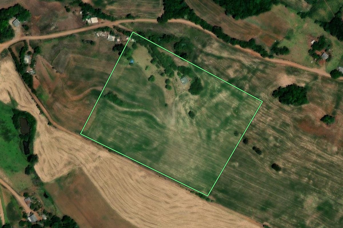 Imagem de satélite do imóvel rural em Jaboticaba (RS), com o contorno declarado no CAR desenhado por cima.
