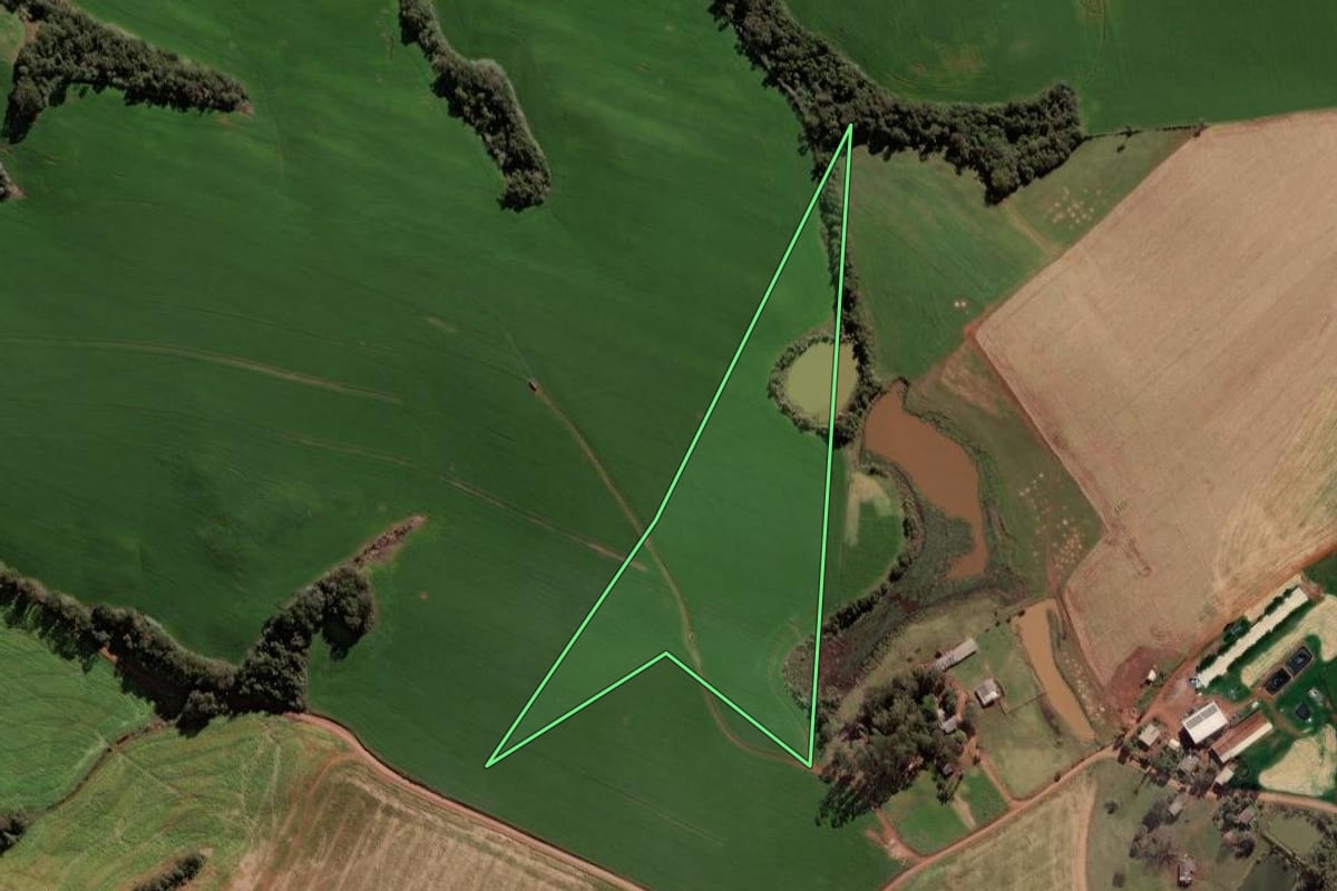 Imagem de satélite do imóvel rural em Jaboticaba (RS), com o contorno declarado no CAR desenhado por cima.