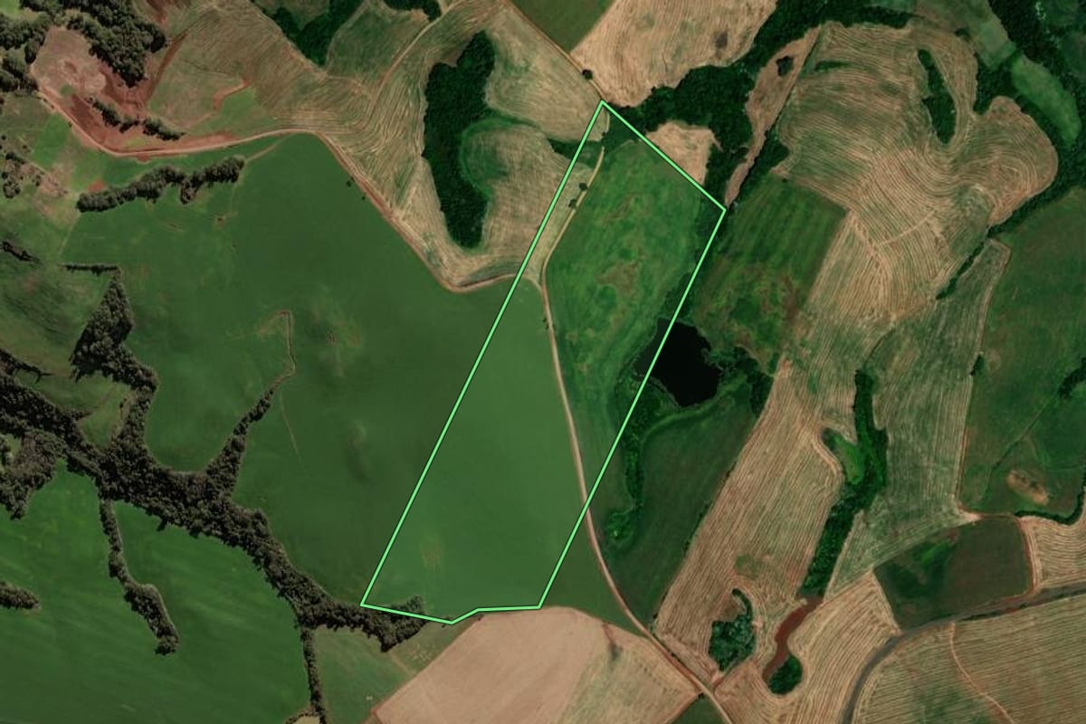 Imagem de satélite do imóvel rural em Jaboticaba (RS), com o contorno declarado no CAR desenhado por cima.