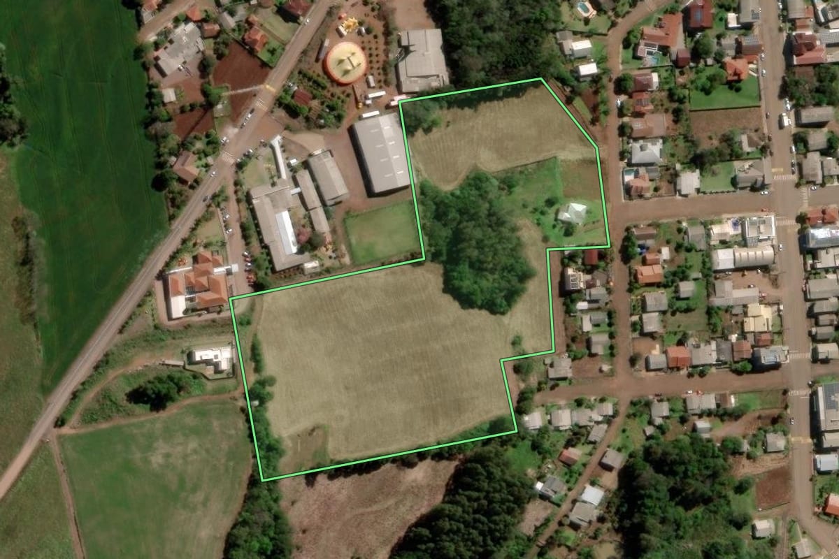 Imagem de satélite do imóvel rural em Jacutinga (RS), com o contorno declarado no CAR desenhado por cima.