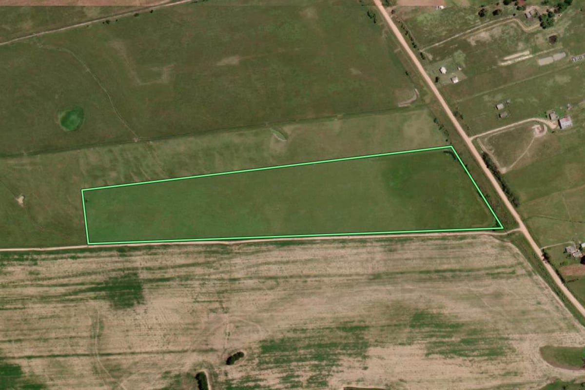 Imagem de satélite do imóvel rural em Jaguarão (RS), com o contorno declarado no CAR desenhado por cima.