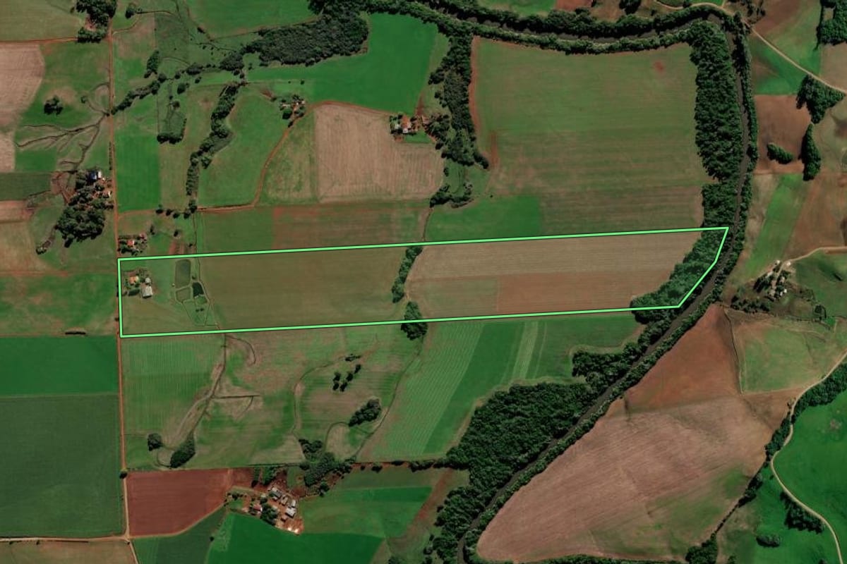 Imagem de satélite do imóvel rural em Jóia (RS), com o contorno declarado no CAR desenhado por cima.
