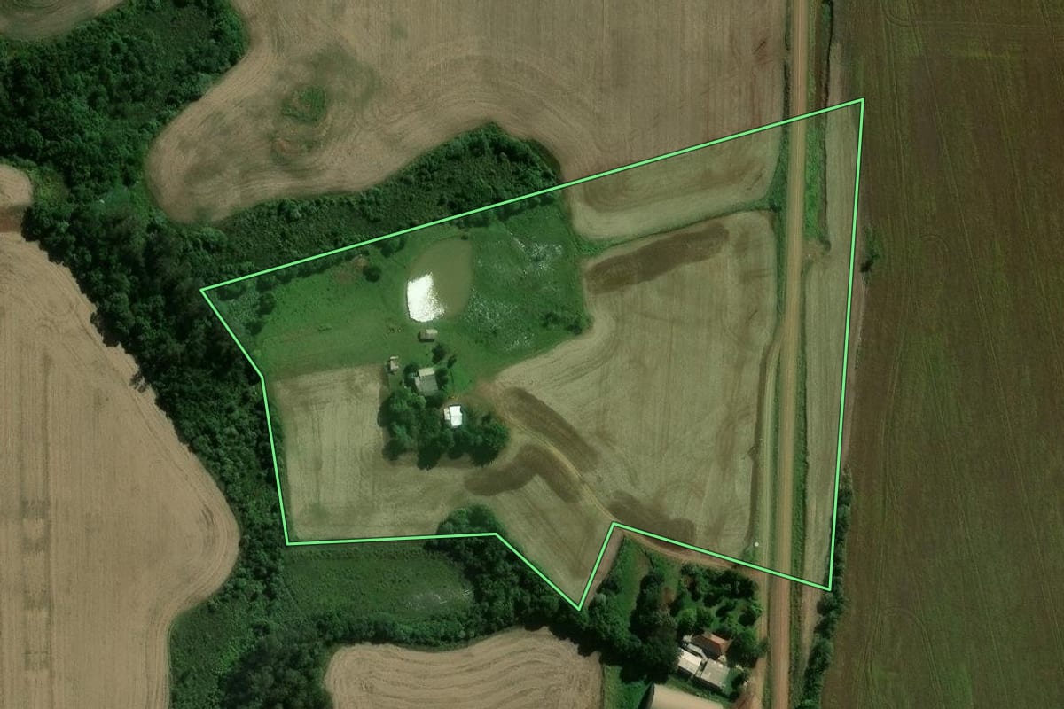 Imagem de satélite do imóvel rural em Jóia (RS), com o contorno declarado no CAR desenhado por cima.