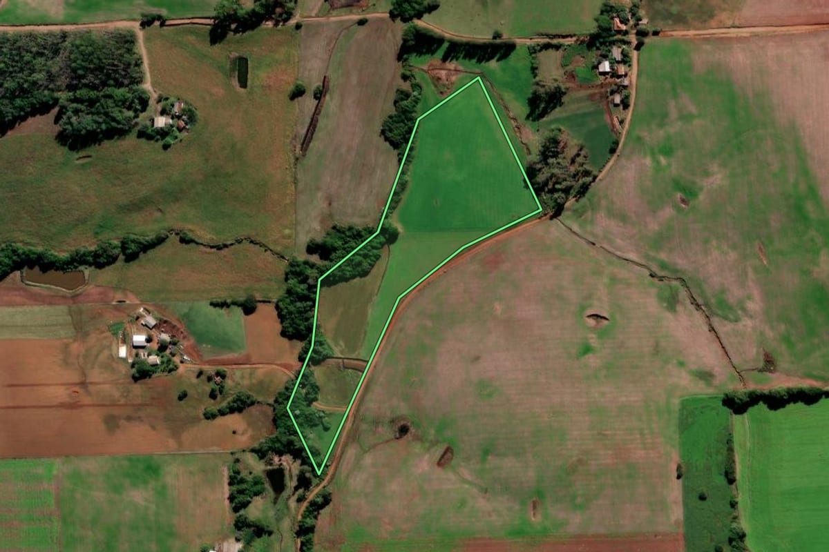 Imagem de satélite do imóvel rural em Jóia (RS), com o contorno declarado no CAR desenhado por cima.