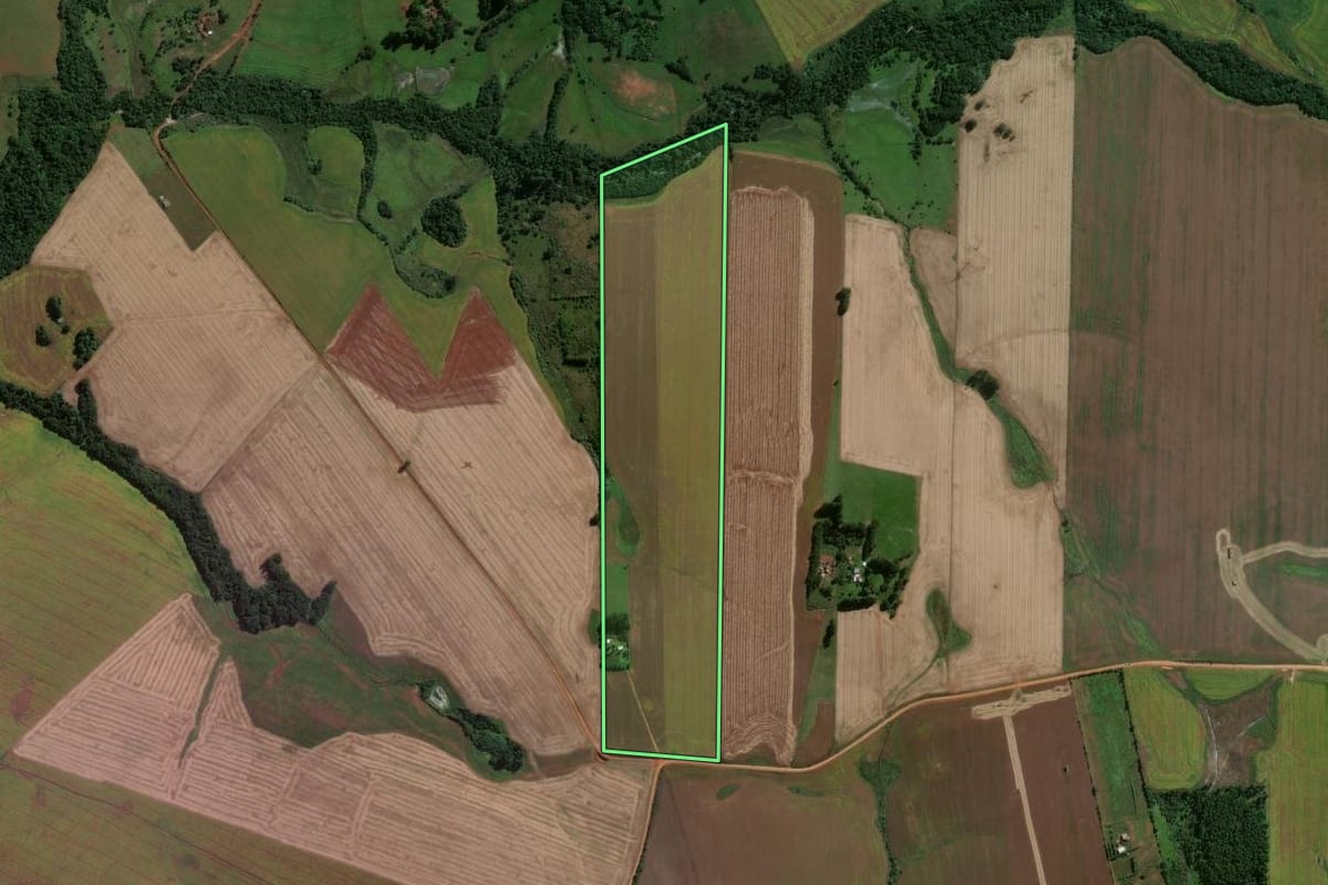 Imagem de satélite do imóvel rural em Jóia (RS), com o contorno declarado no CAR desenhado por cima.