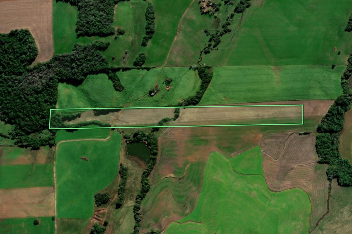 Imagem de satélite do imóvel rural em Jóia (RS), com o contorno declarado no CAR desenhado por cima.