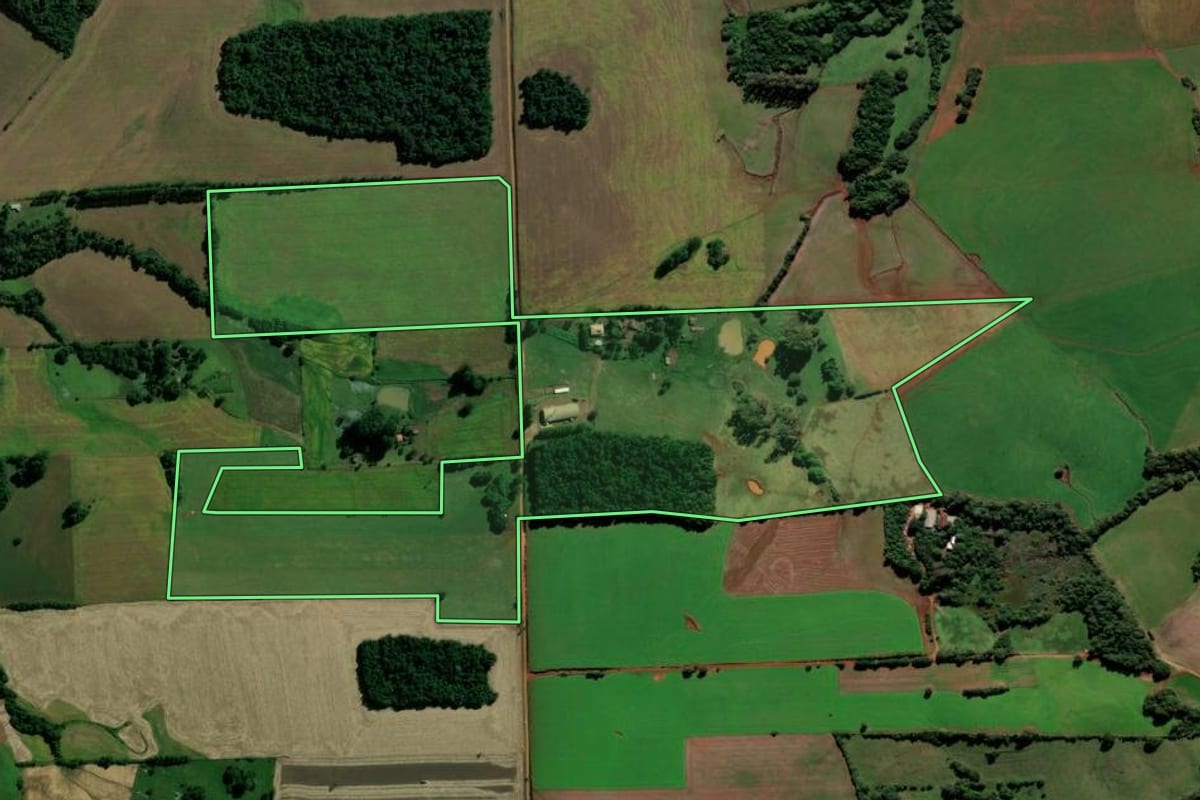 Imagem de satélite do imóvel rural em Jóia (RS), com o contorno declarado no CAR desenhado por cima.