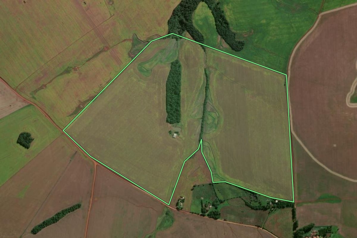 Imagem de satélite do imóvel rural em Jóia (RS), com o contorno declarado no CAR desenhado por cima.