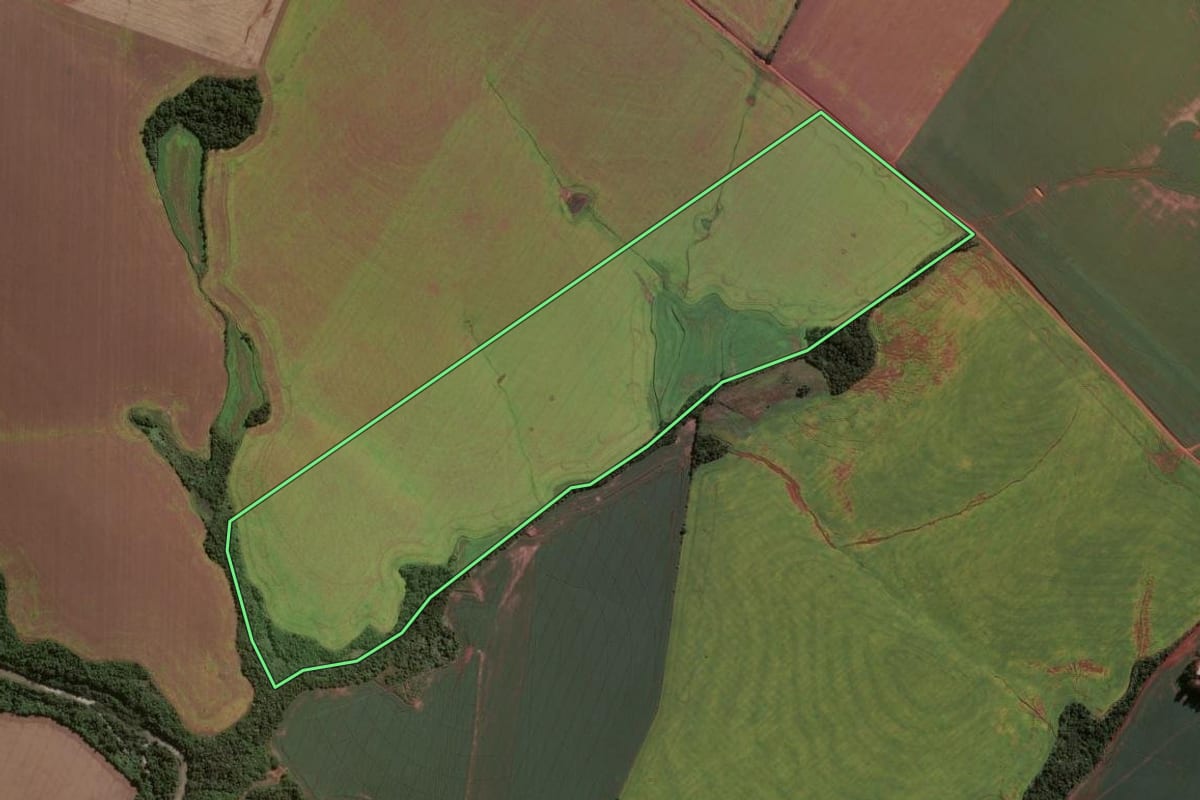Imagem de satélite do imóvel rural em Jóia (RS), com o contorno declarado no CAR desenhado por cima.