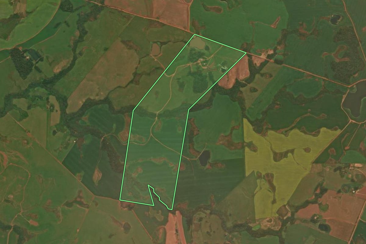 Imagem de satélite do imóvel rural em Júlio de Castilhos (RS), com o contorno declarado no CAR desenhado por cima.