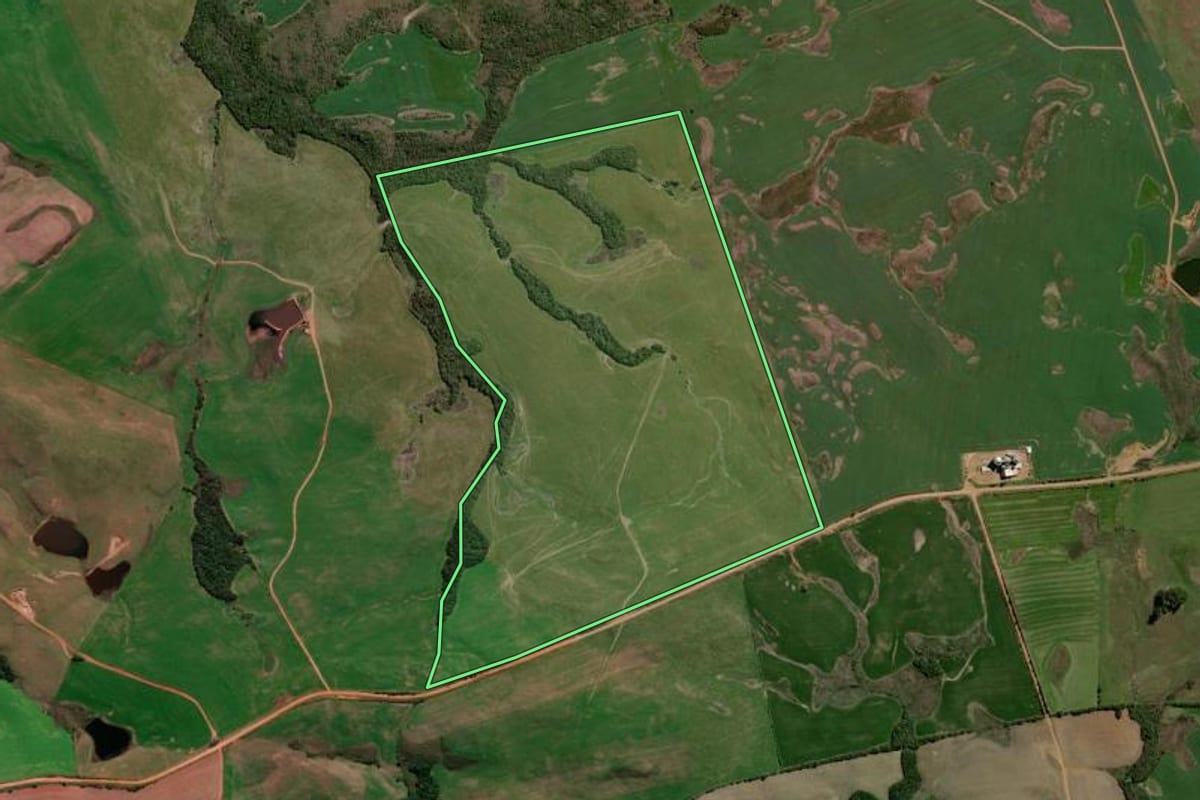 Imagem de satélite do imóvel rural em Júlio de Castilhos (RS), com o contorno declarado no CAR desenhado por cima.
