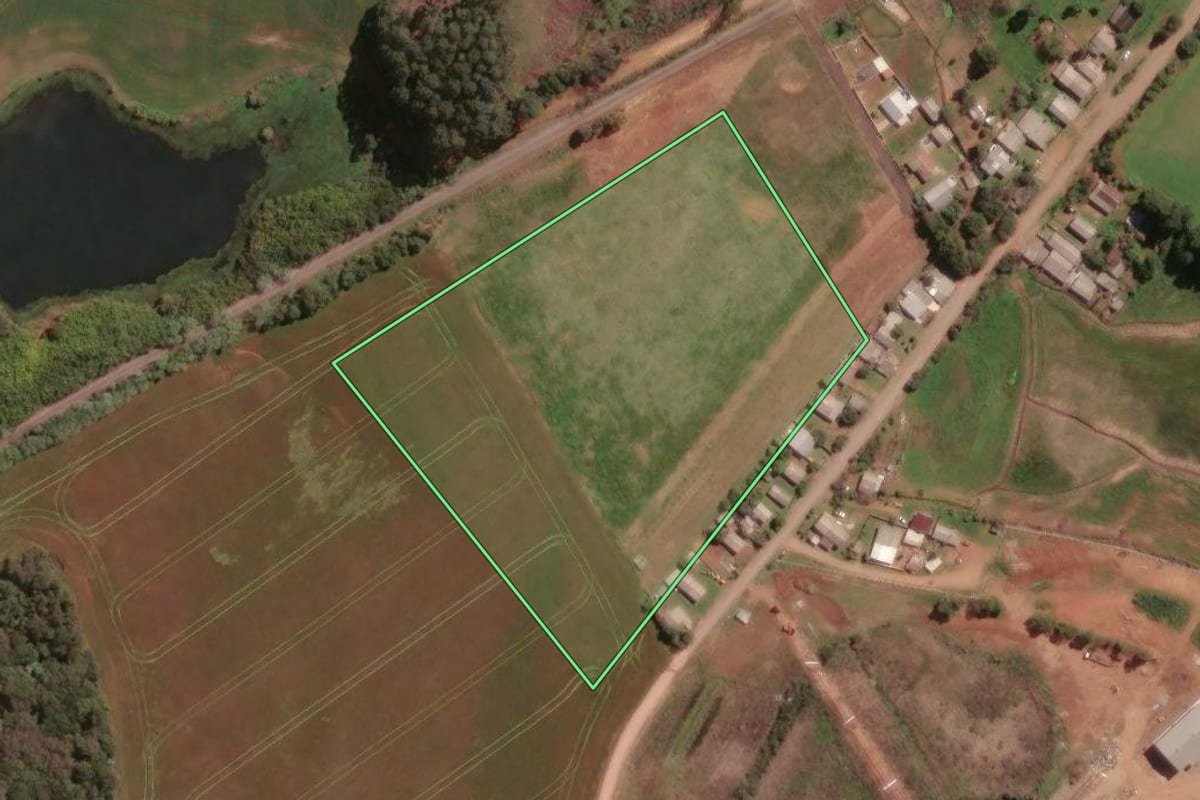 Imagem de satélite do imóvel rural em Júlio de Castilhos (RS), com o contorno declarado no CAR desenhado por cima.