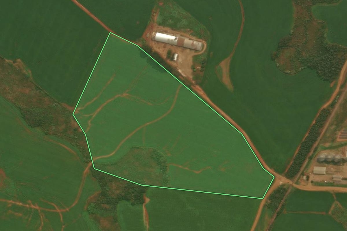 Imagem de satélite do imóvel rural em Júlio de Castilhos (RS), com o contorno declarado no CAR desenhado por cima.