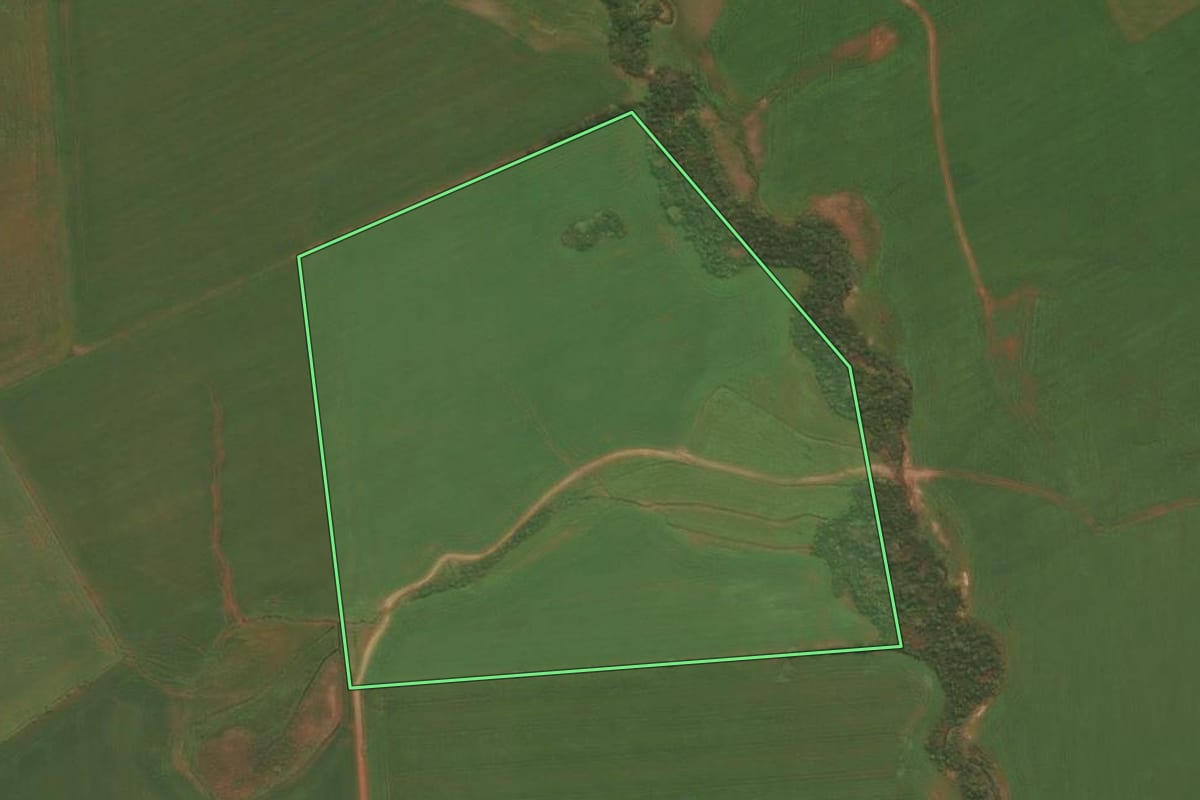 Imagem de satélite do imóvel rural em Júlio de Castilhos (RS), com o contorno declarado no CAR desenhado por cima.
