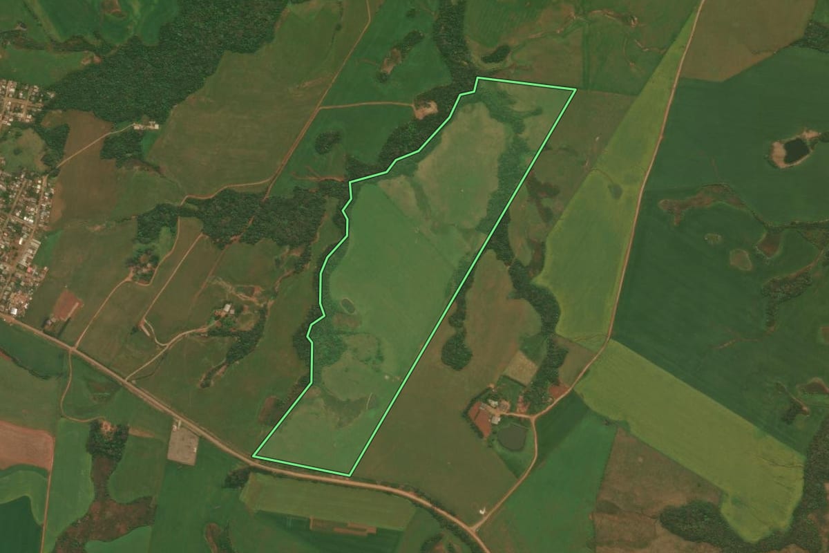 Imagem de satélite do imóvel rural em Júlio de Castilhos (RS), com o contorno declarado no CAR desenhado por cima.