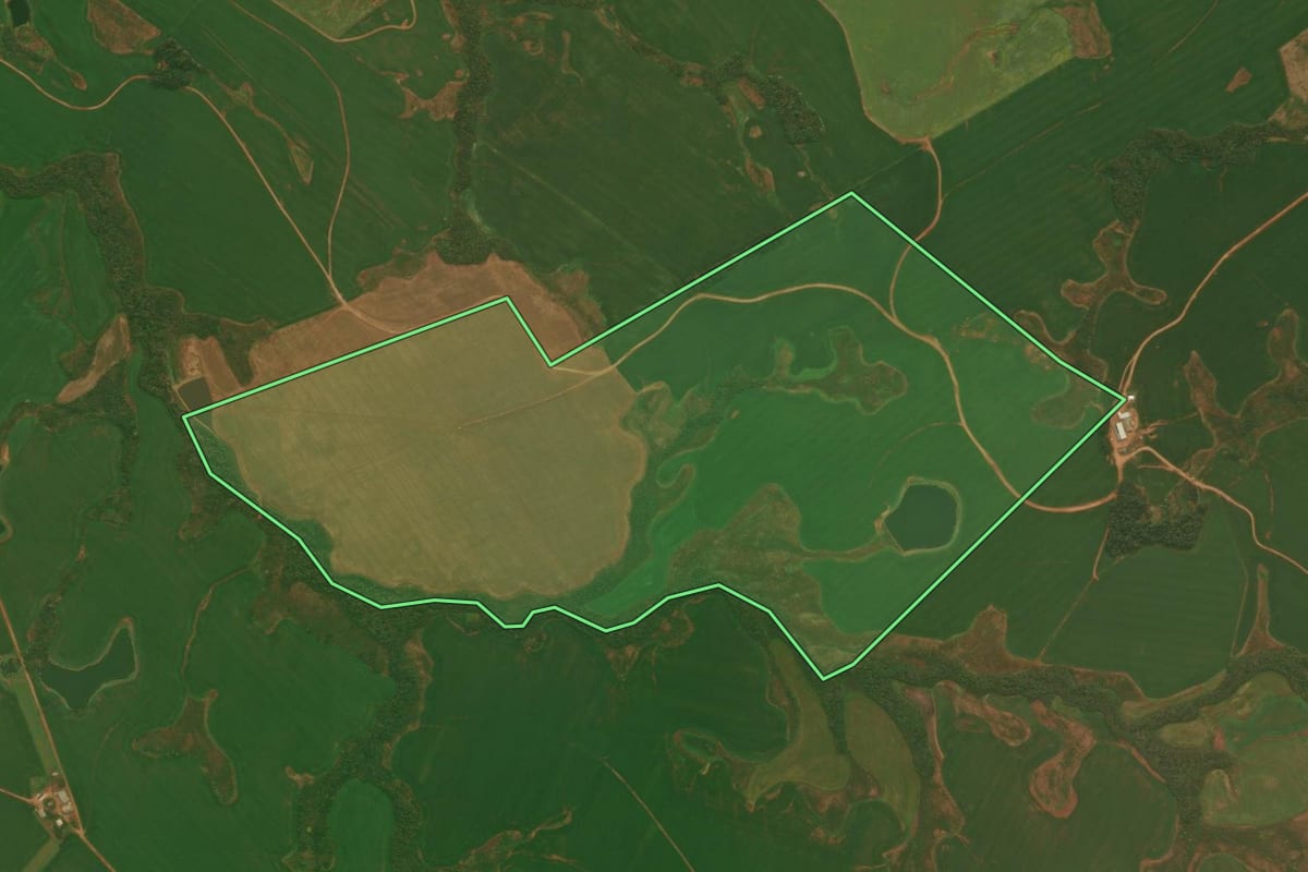 Imagem de satélite do imóvel rural em Júlio de Castilhos (RS), com o contorno declarado no CAR desenhado por cima.
