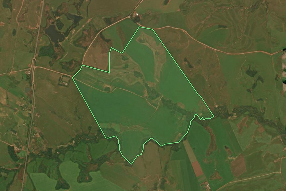Imagem de satélite do imóvel rural em Júlio de Castilhos (RS), com o contorno declarado no CAR desenhado por cima.