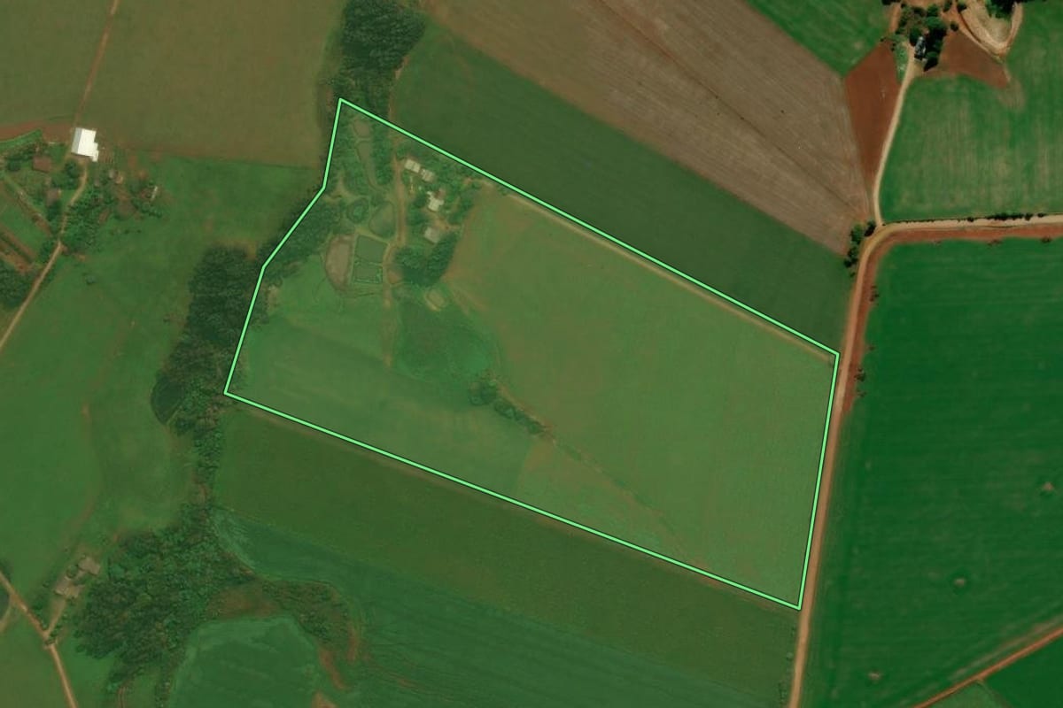 Imagem de satélite do imóvel rural em Júlio de Castilhos (RS), com o contorno declarado no CAR desenhado por cima.