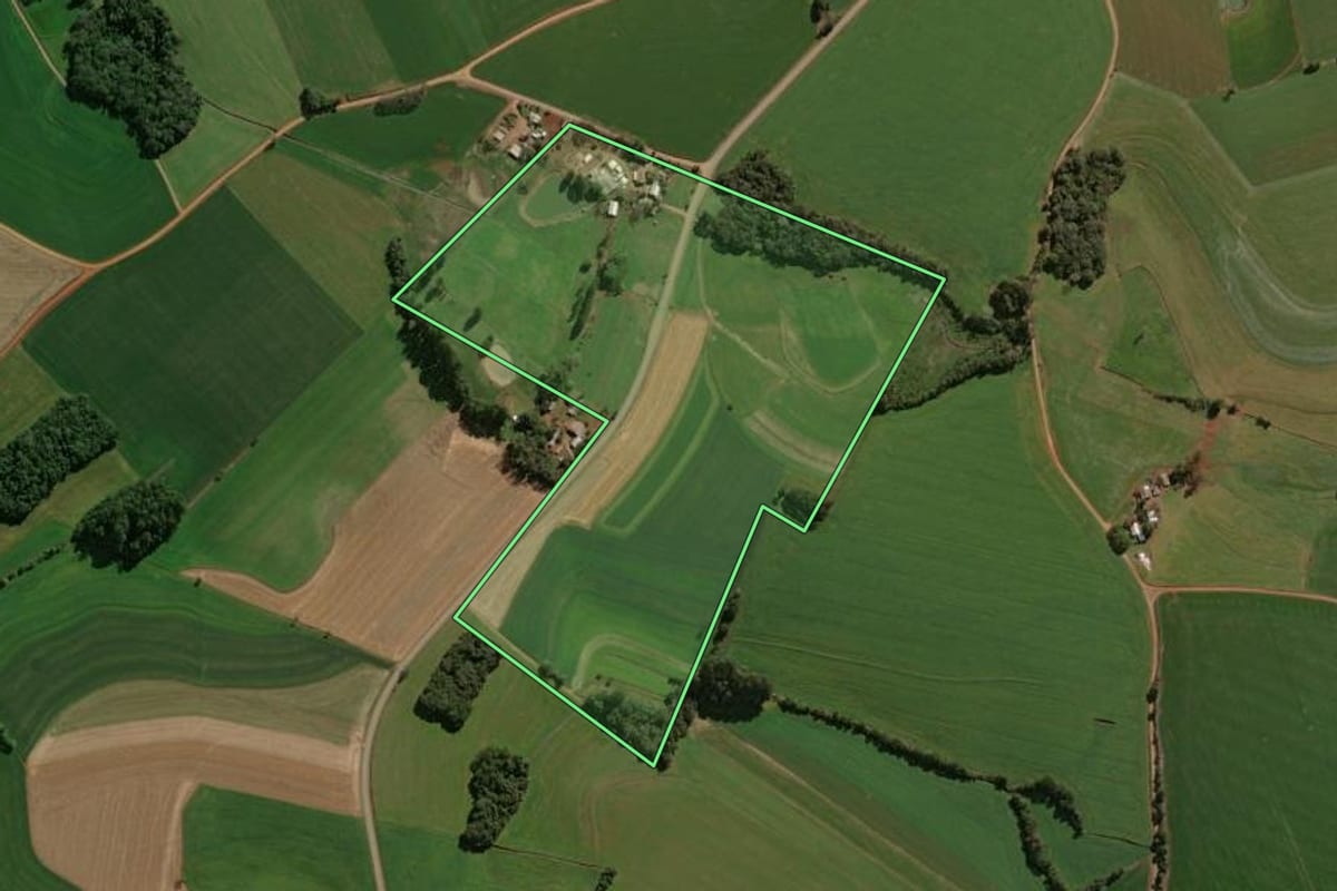 Imagem de satélite do imóvel rural em Lagoa dos Três Cantos (RS), com o contorno declarado no CAR desenhado por cima.