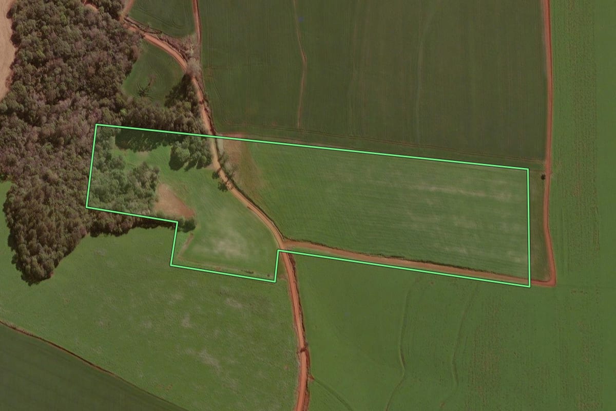 Imagem de satélite do imóvel rural em Lagoa dos Três Cantos (RS), com o contorno declarado no CAR desenhado por cima.