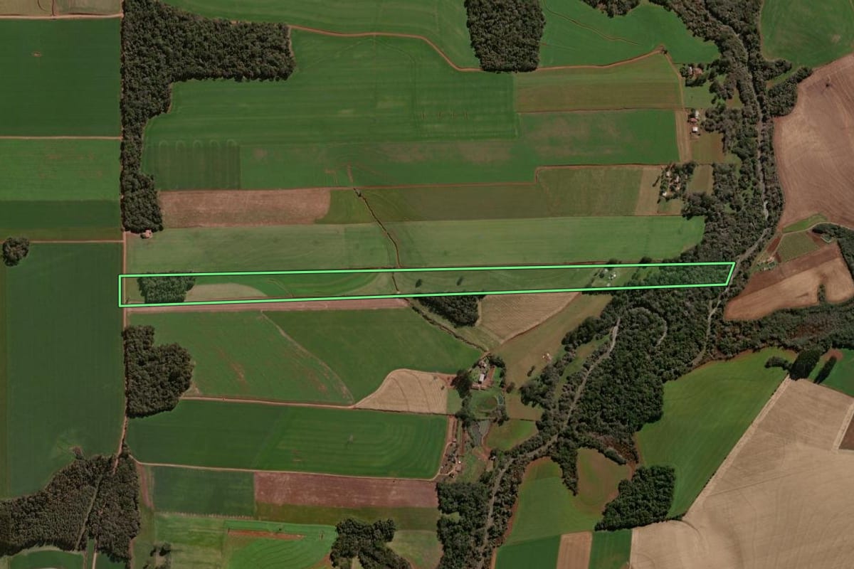 Imagem de satélite do imóvel rural em Lagoa dos Três Cantos (RS), com o contorno declarado no CAR desenhado por cima.
